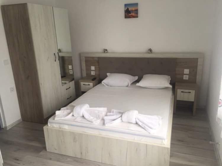 Къща Мечта Hotel Chernomorets Buitenkant foto